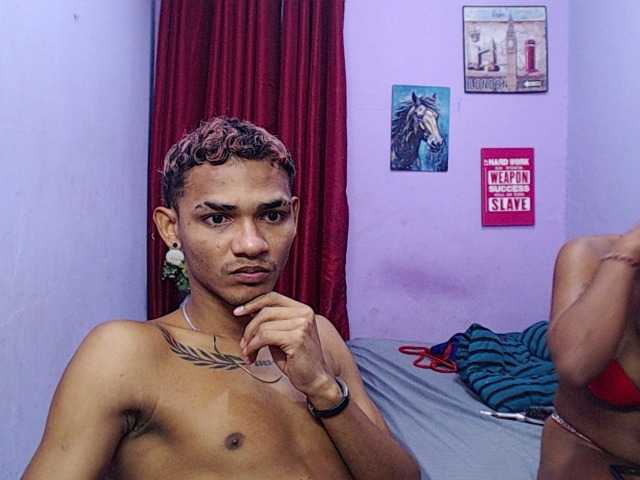 blacktwinks live cam on BongaCams