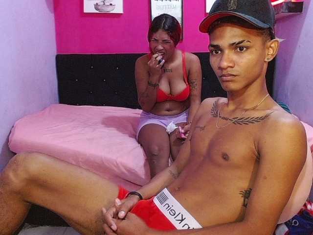 blacktwinks live cam on BongaCams