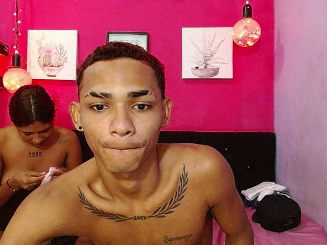 blacktwinks live cam on BongaCams