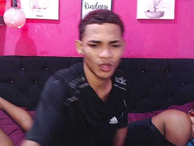 blacktwinks live cam on BongaCams