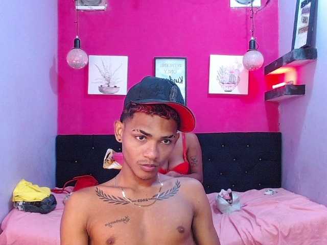 blacktwinks live cam on BongaCams