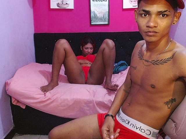 blacktwinks live cam on BongaCams