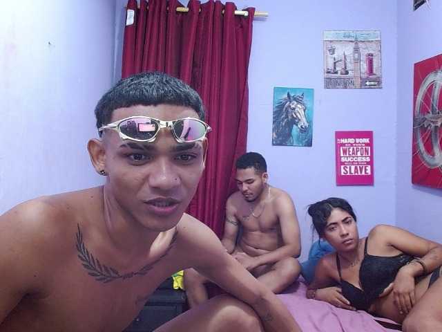 blacktwinks live cam on BongaCams