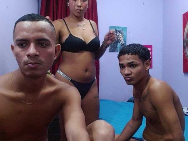 blacktwinks live cam on BongaCams