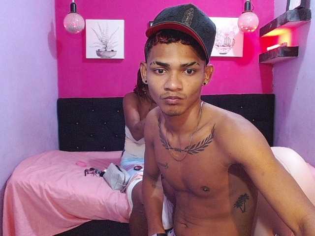 blacktwinks live cam on BongaCams