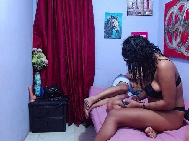 blacktwinks live cam on BongaCams