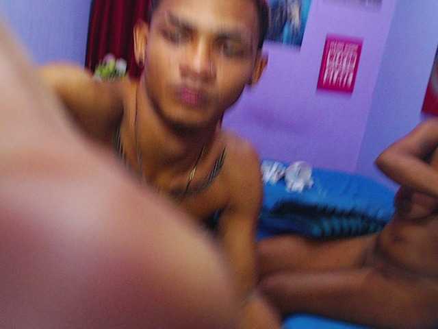 blacktwinks live cam on BongaCams