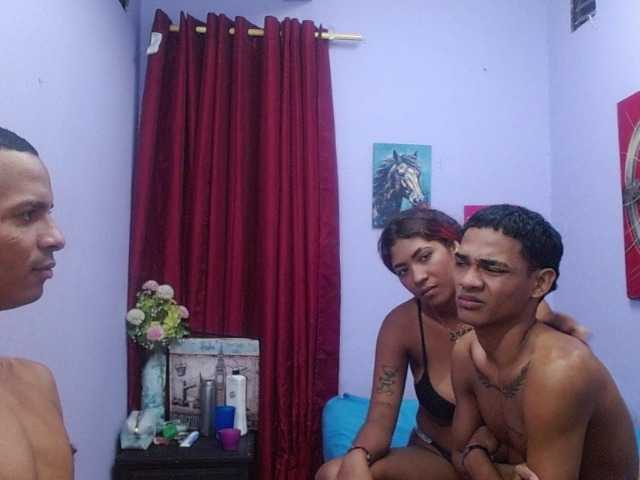 blacktwinks live cam on BongaCams