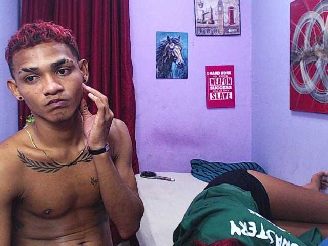 blacktwinks live cam on BongaCams