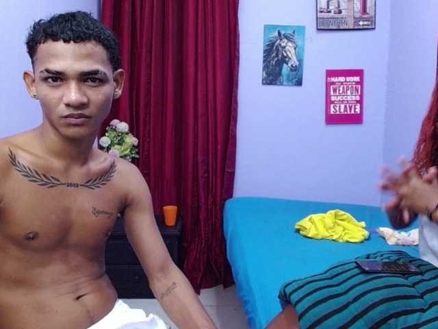 blacktwinks live cam on BongaCams
