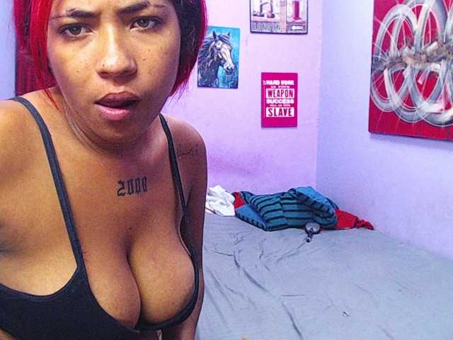 blacktwinks live cam on BongaCams
