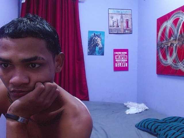 blacktwinks live cam on BongaCams