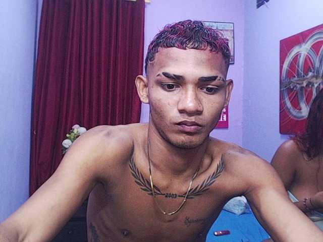 blacktwinks live cam on BongaCams