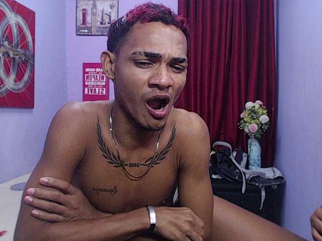 blacktwinks live cam on BongaCams