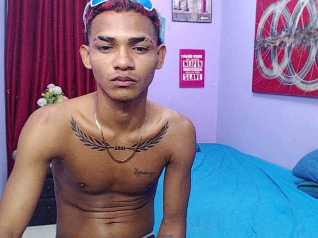 blacktwinks live cam on BongaCams