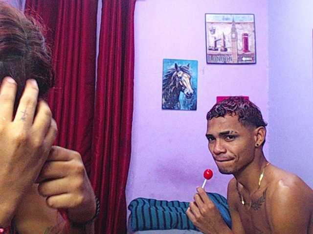 blacktwinks live cam on BongaCams