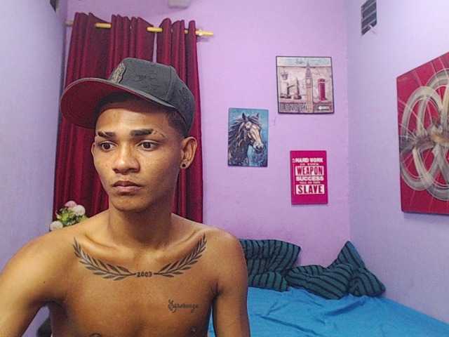 blacktwinks live cam on BongaCams