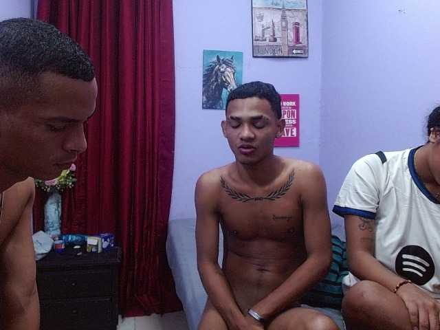 blacktwinks live cam on BongaCams