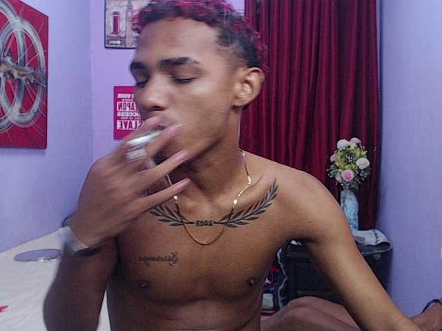 blacktwinks live cam on BongaCams