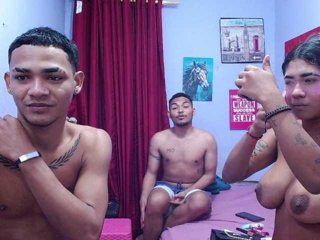 blacktwinks live cam on BongaCams