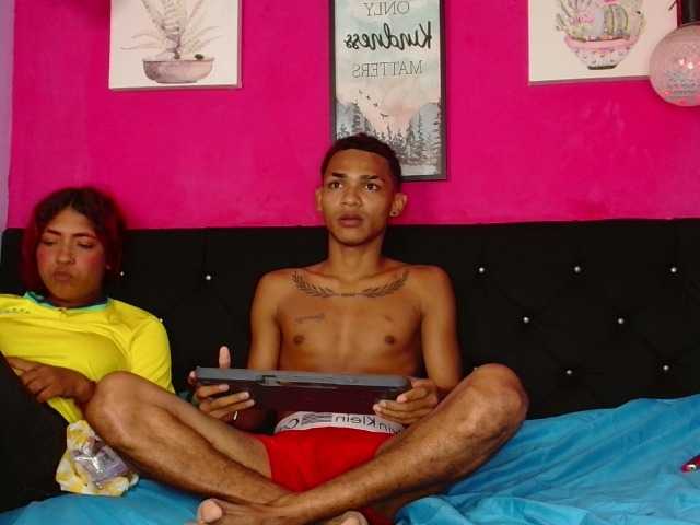 blacktwinks live cam on BongaCams
