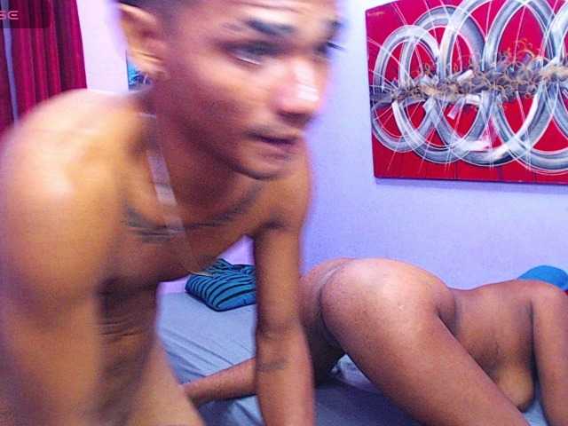 blacktwinks live cam on BongaCams