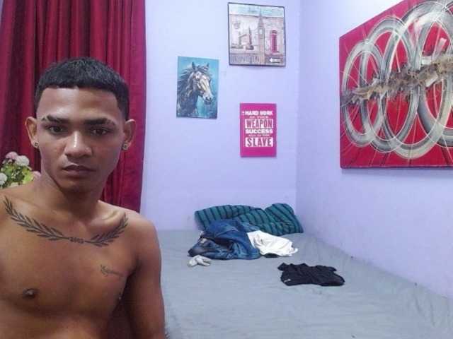 blacktwinks live cam on BongaCams