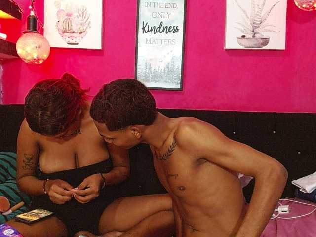 blacktwinks live cam on BongaCams