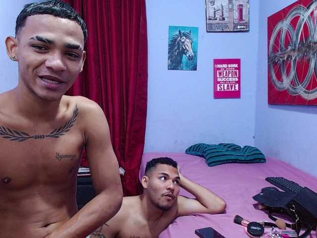 blacktwinks live cam preview