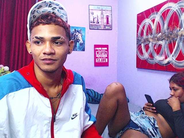 blacktwinks live cam on BongaCams