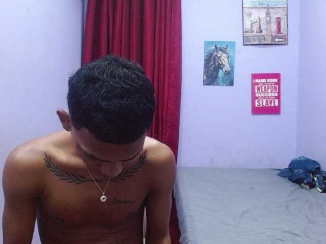 blacktwinks live cam on BongaCams