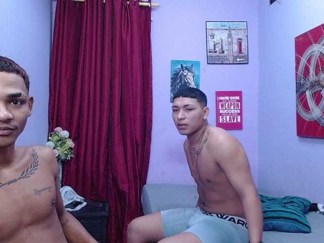 blacktwinks live cam on BongaCams