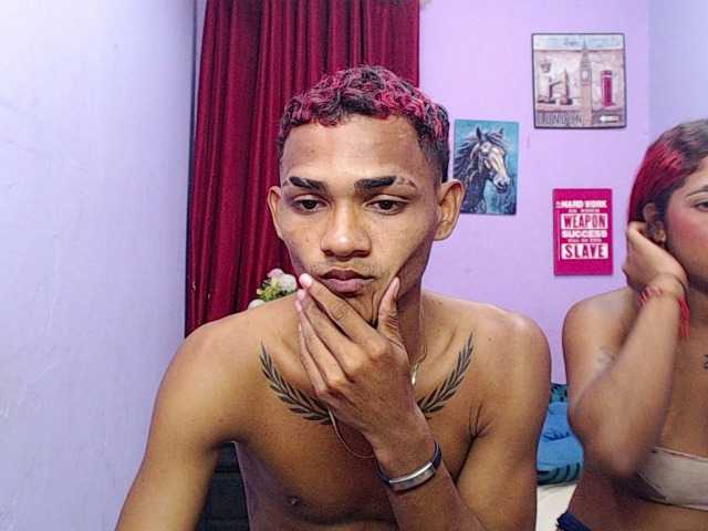blacktwinks live cam on BongaCams