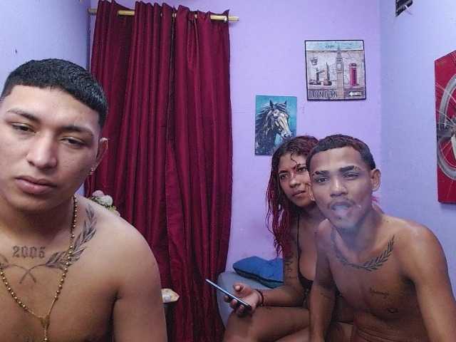 blacktwinks live cam on BongaCams