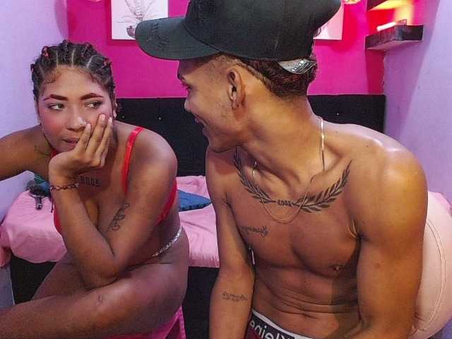 blacktwinks live cam on BongaCams
