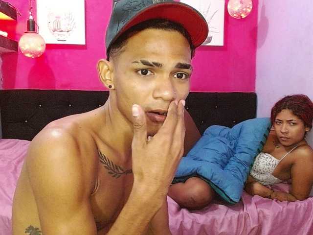 blacktwinks live cam on BongaCams