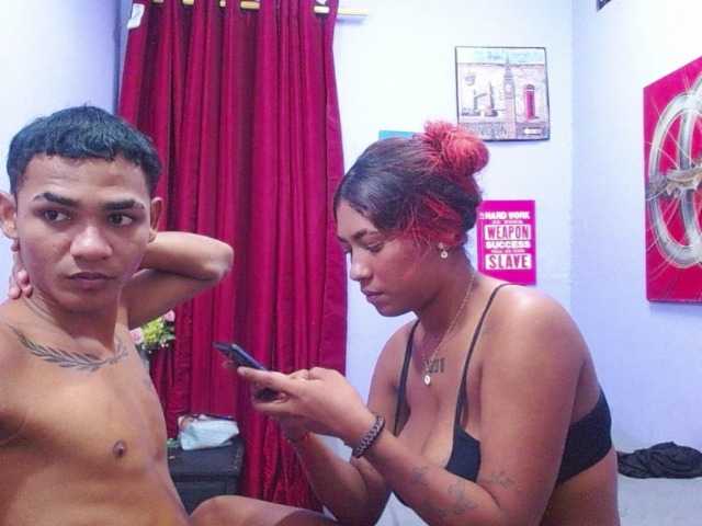blacktwinks live cam preview