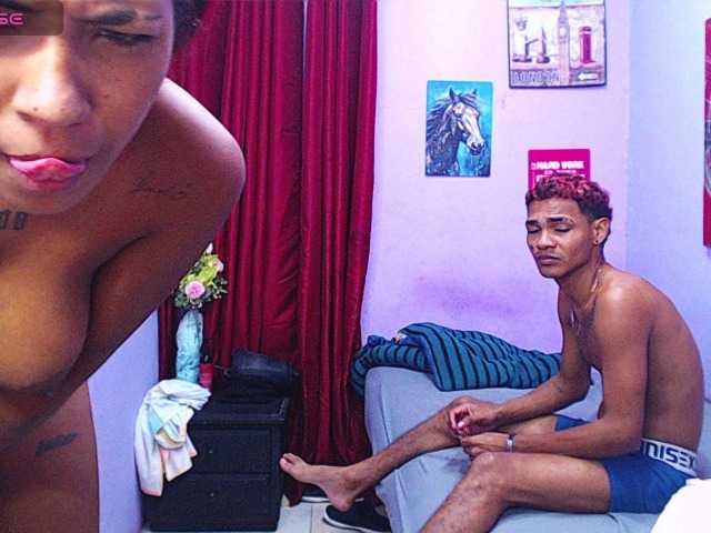 blacktwinks live cam on BongaCams