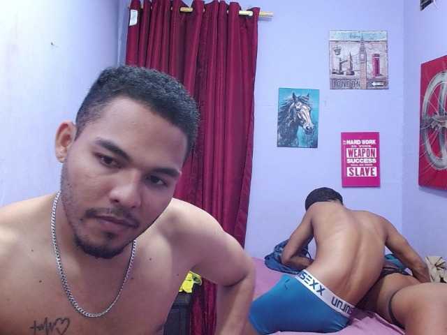 blacktwinks live cam on BongaCams