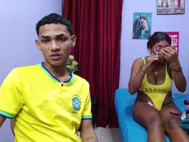 blacktwinks live cam on BongaCams