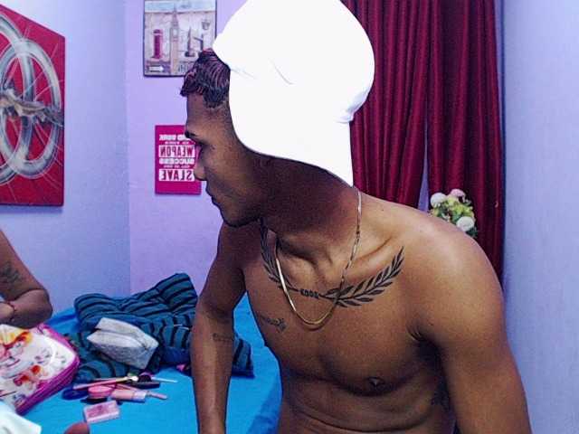 blacktwinks live cam