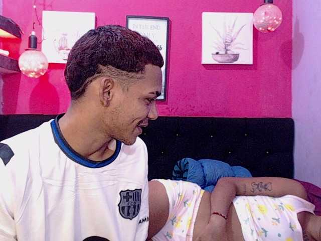 blacktwinks live cam on BongaCams
