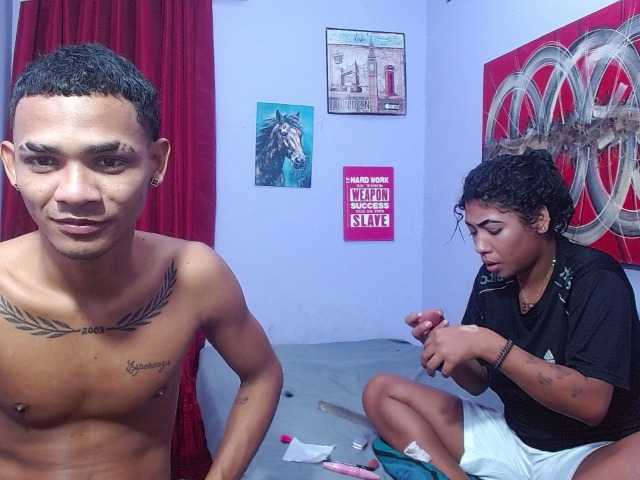 blacktwinks live cam on BongaCams