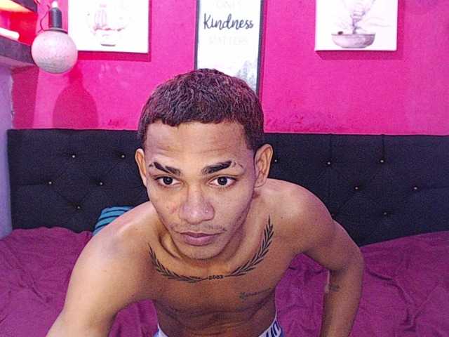 blacktwinks live cam on BongaCams