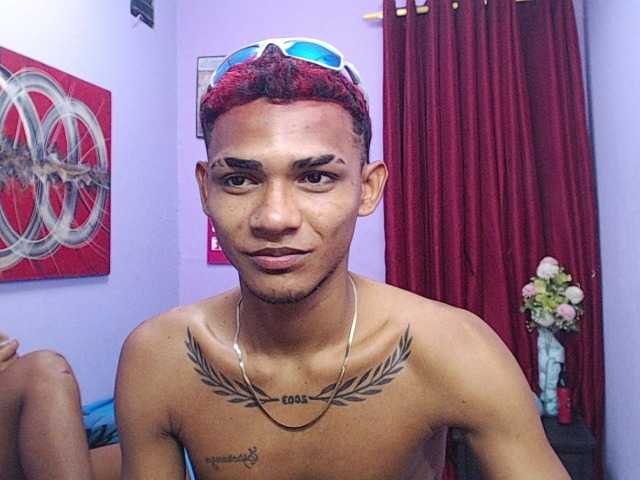 blacktwinks live cam on BongaCams
