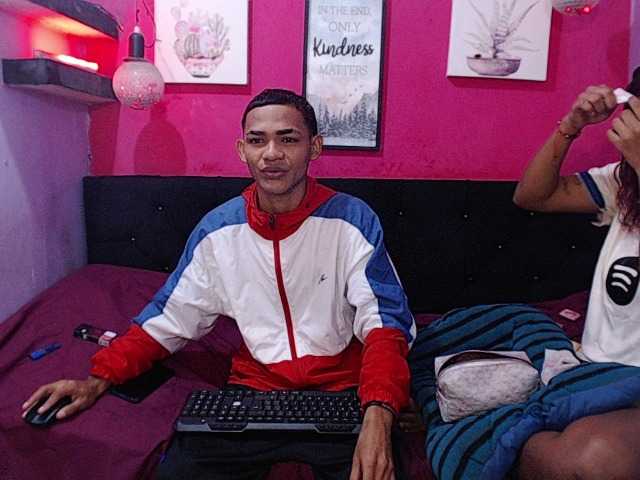 blacktwinks live cam
