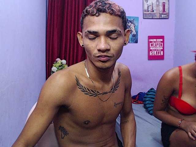 blacktwinks live cam on BongaCams