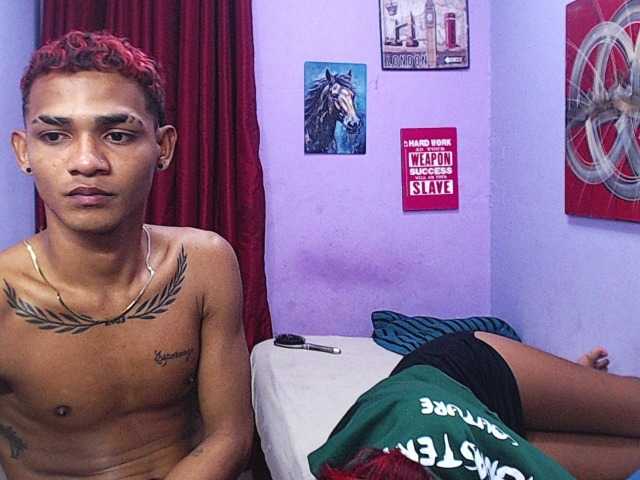 blacktwinks live cam on BongaCams