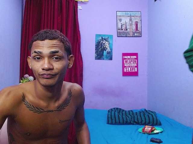 blacktwinks live cam on BongaCams