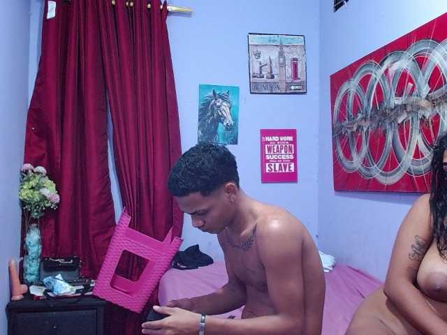 blacktwinks live cam on BongaCams